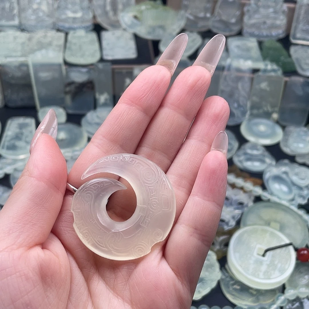 岫玉未镶嵌颈饰时来运转