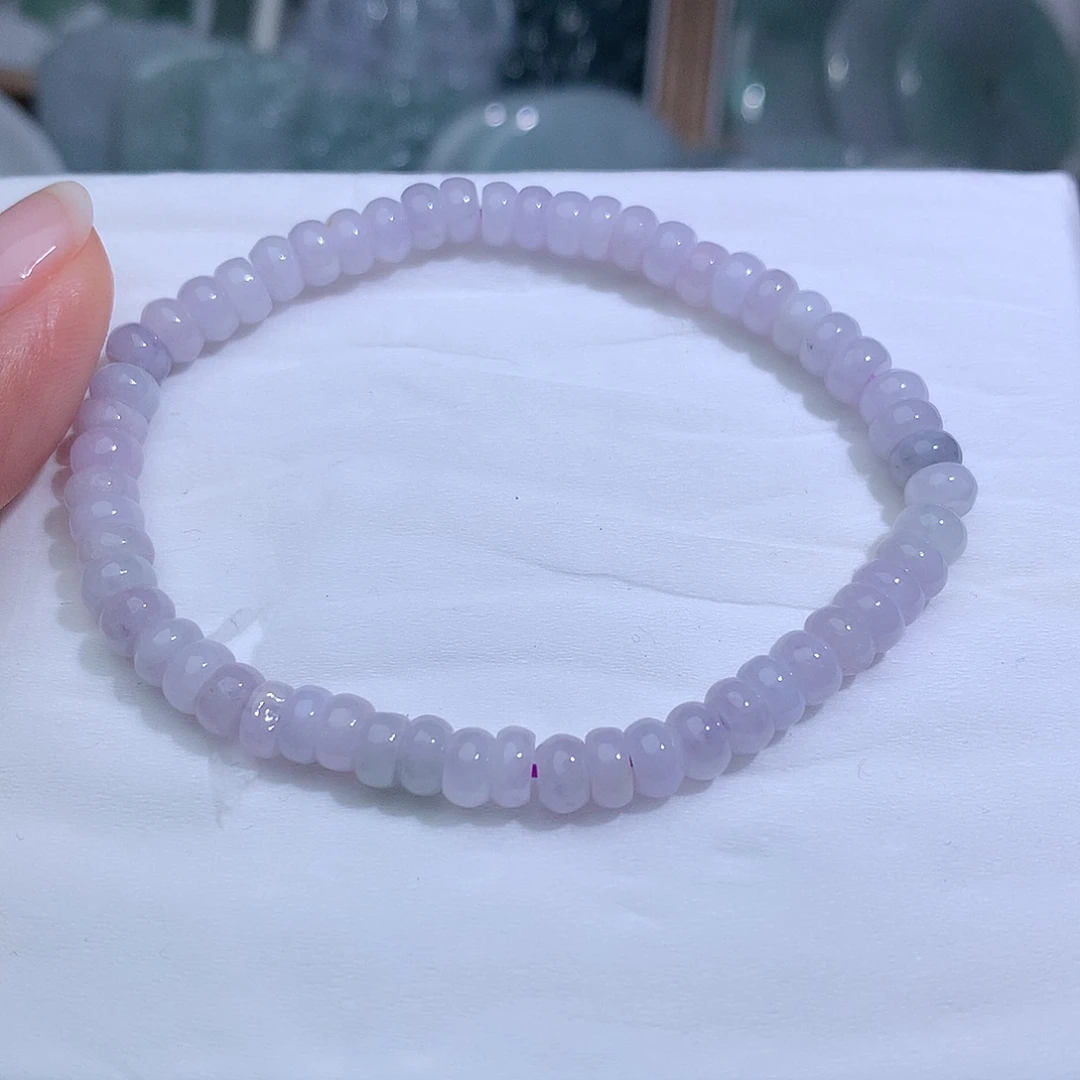 翡翠未镶嵌颈饰1728。