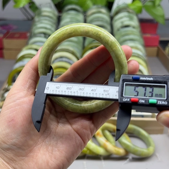 蛇纹石玉未镶嵌手镯44