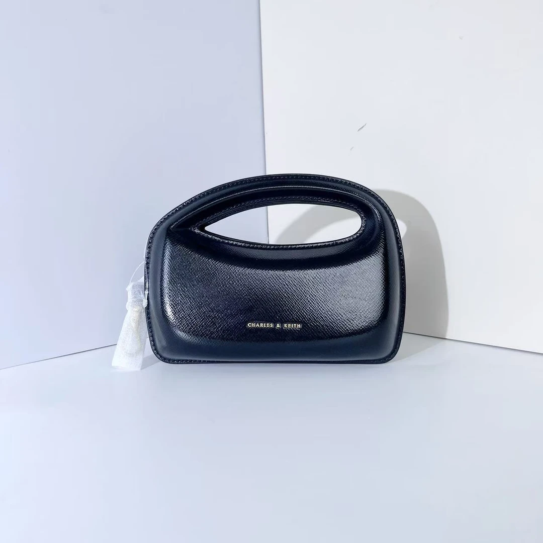 CHARLES&KEITH 50782228暗黑色S女士单肩手提包-杨灬