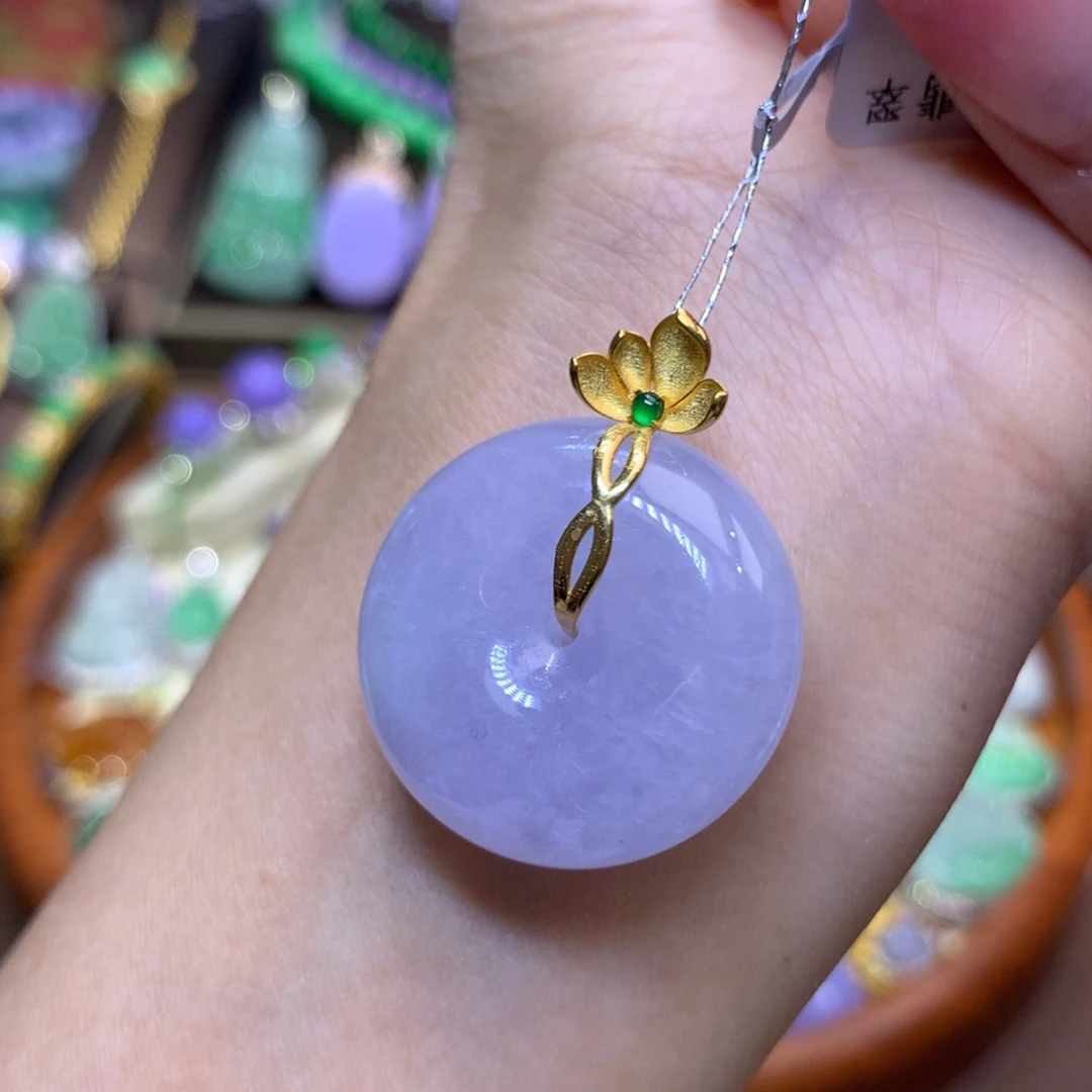 翡翠18K金镶嵌颈饰