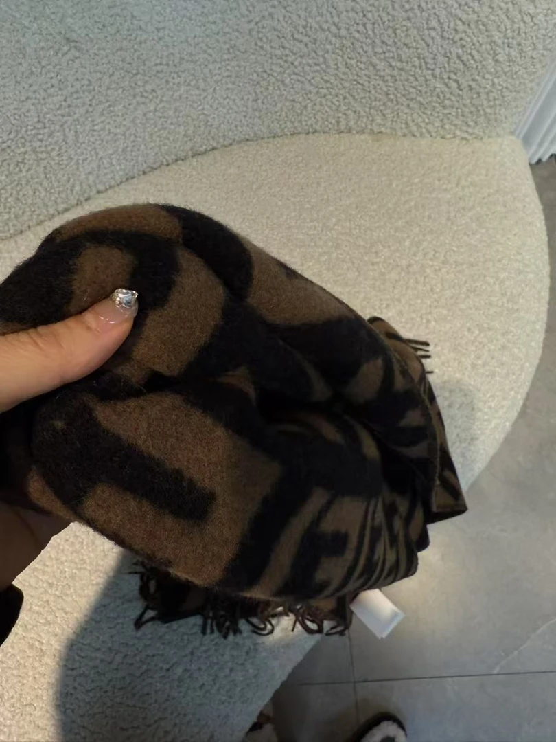 TheLOE/羊绒羊毛 经典气质咖 围巾#LE-WJ005