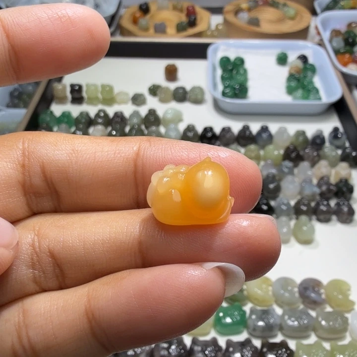 晟***蕾和田玉未镶嵌珠宝奇石