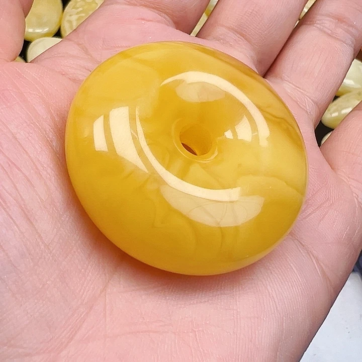 裸石琥珀未镶嵌赵**?蜜蜡平安扣
