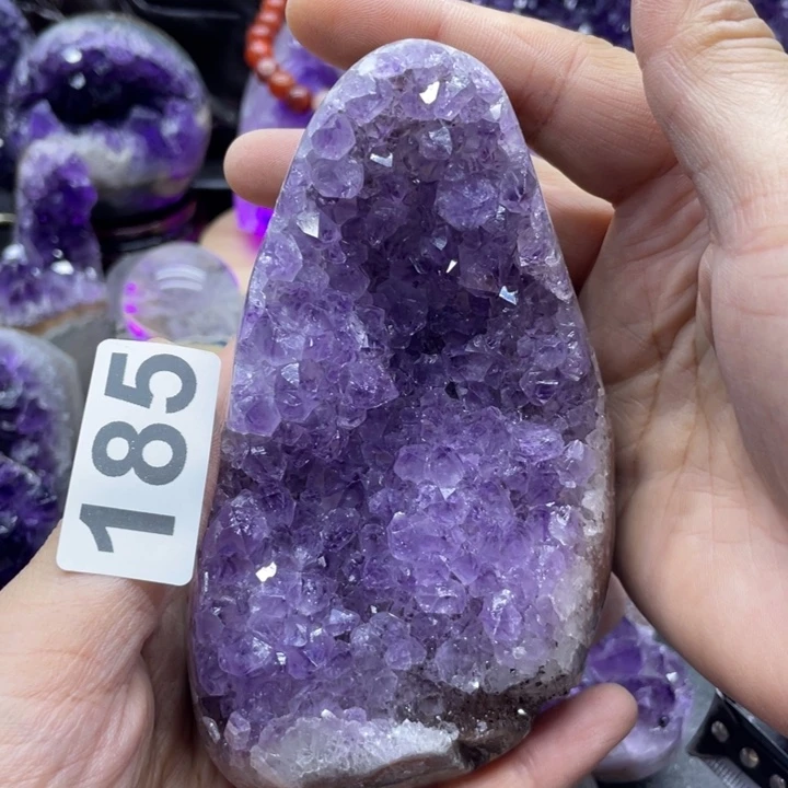 未镶嵌水晶大型摆件（非配饰）