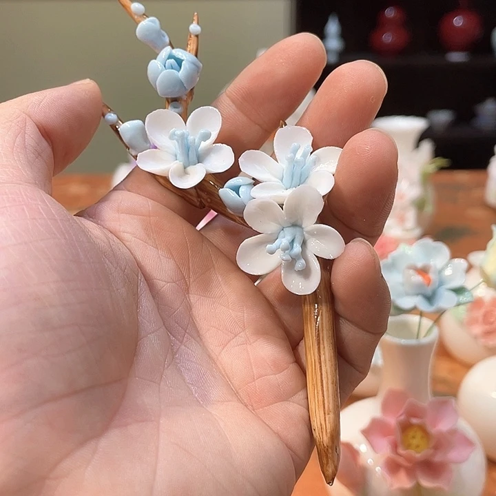 手工陶瓷精致摆件