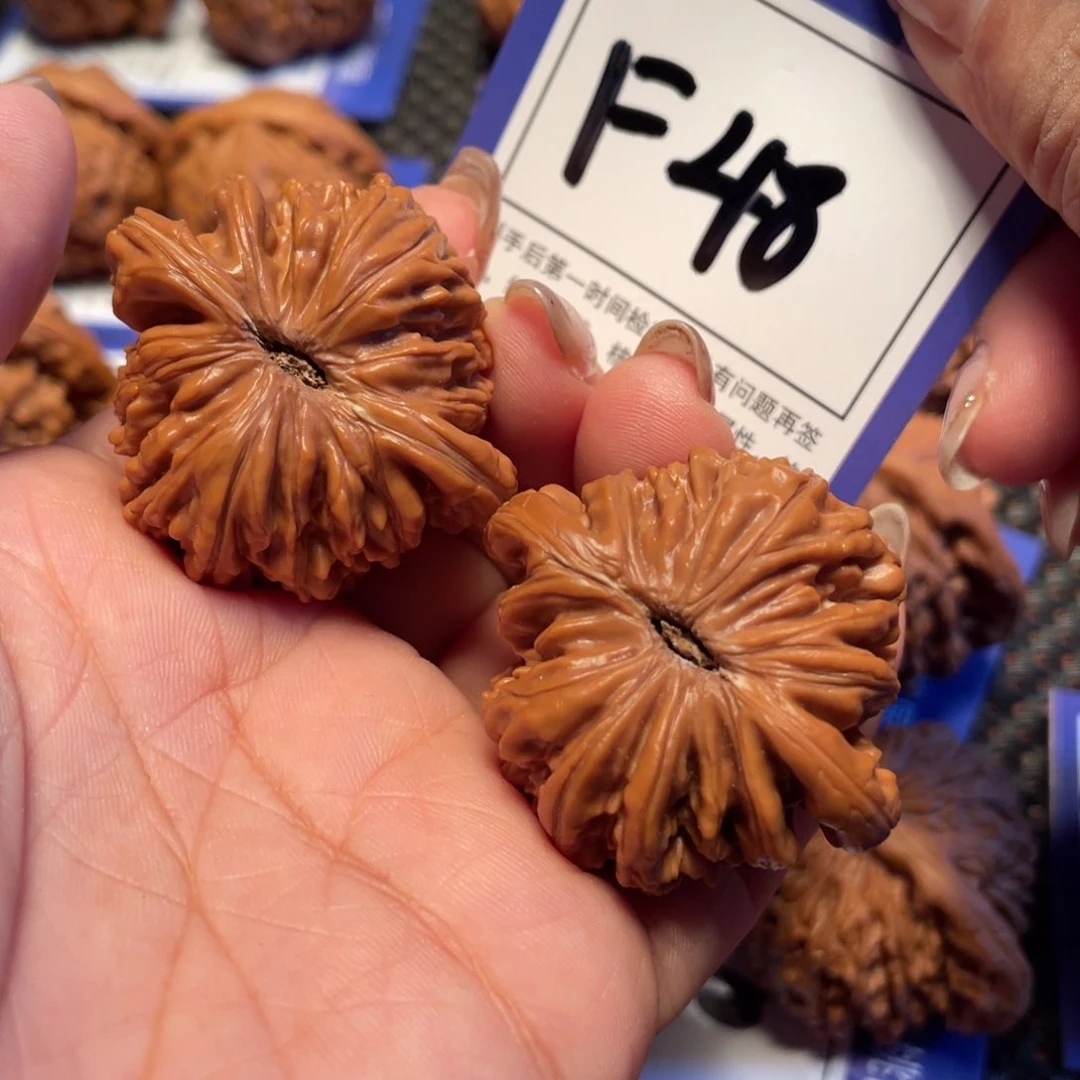 文玩核桃吊坠偶****念48号楼子40