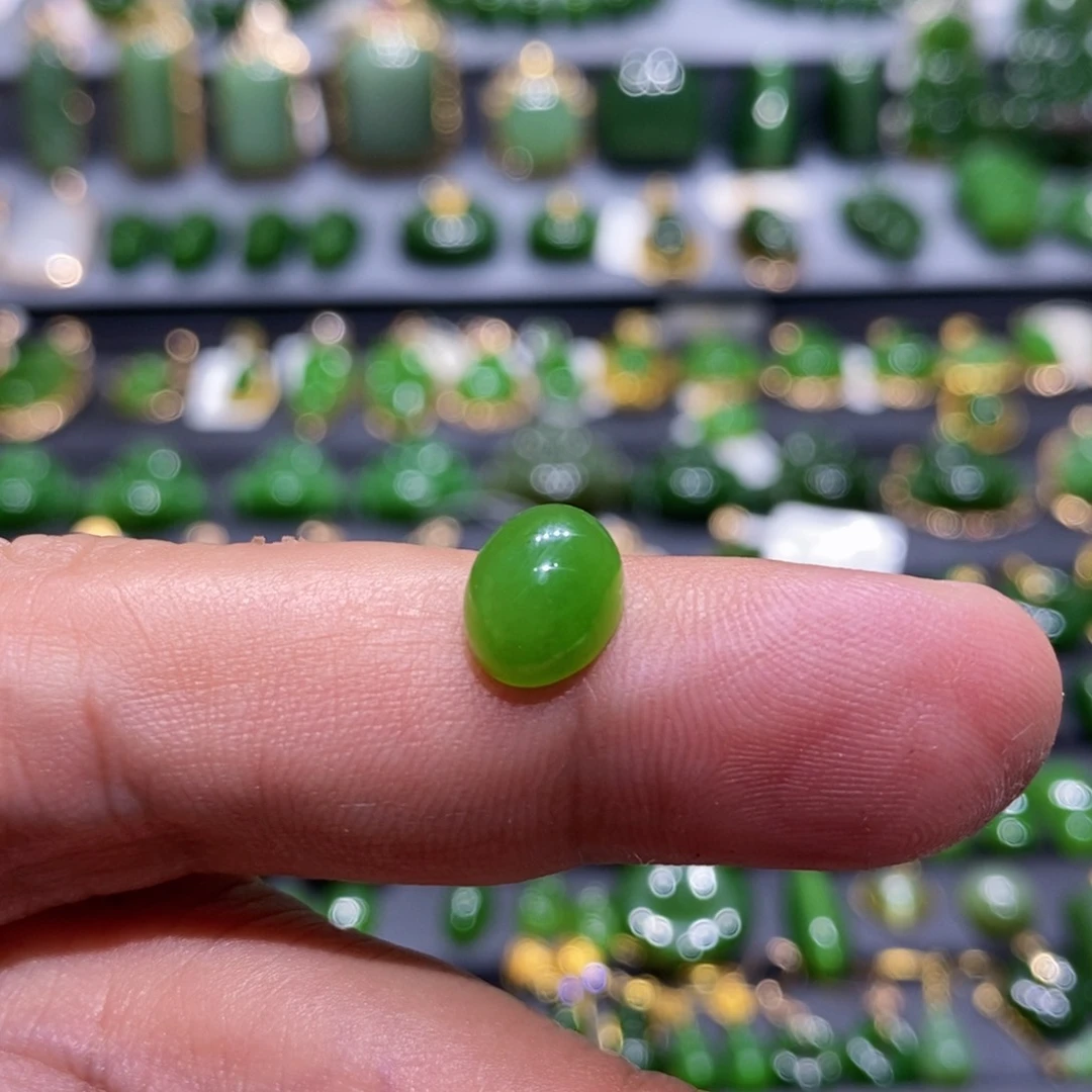 手链未镶嵌和田玉（碧玉）闪***?