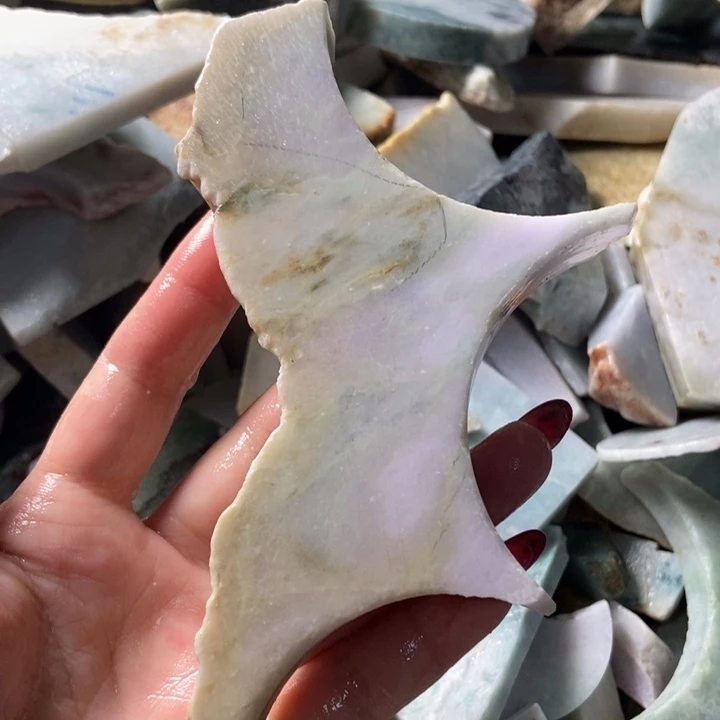 翡翠颈饰未镶嵌天然翡翠