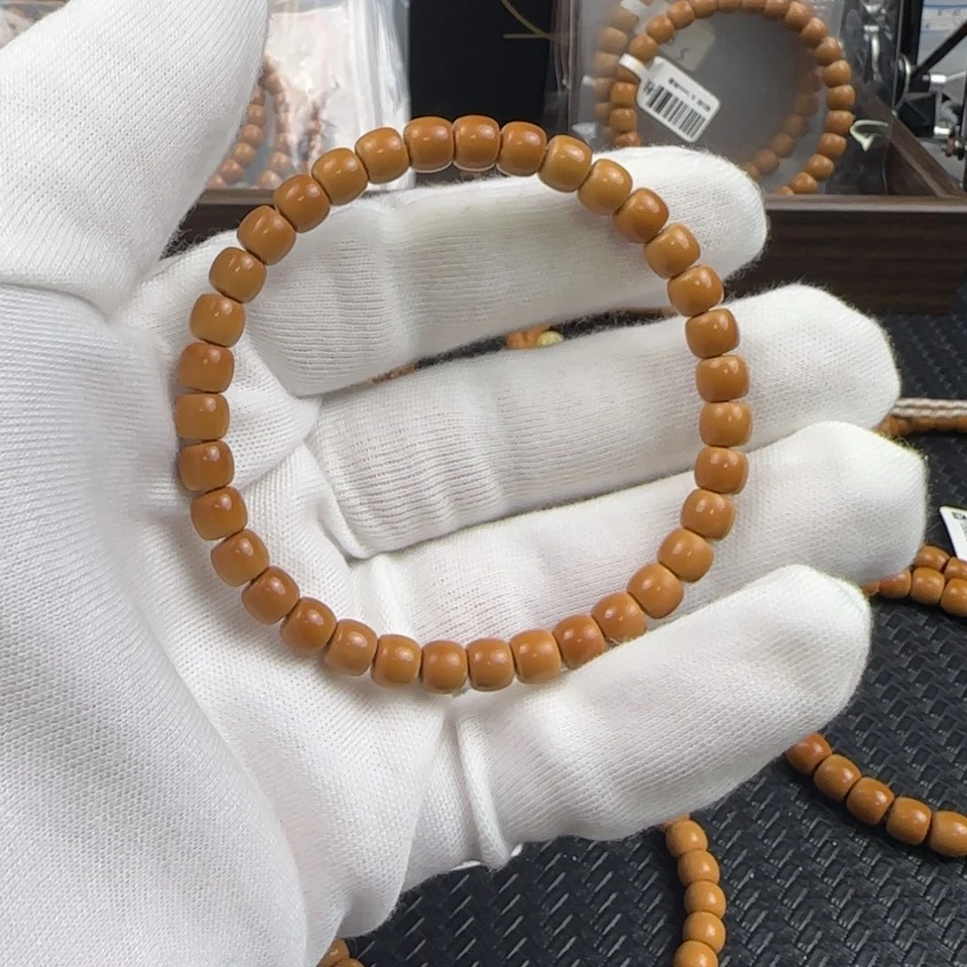 橄榄核吊坠草****窝6.8mm清水极限弧单圈