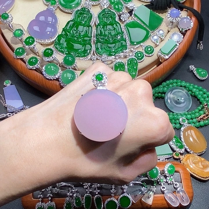翡翠戒指18K金镶嵌吊坠