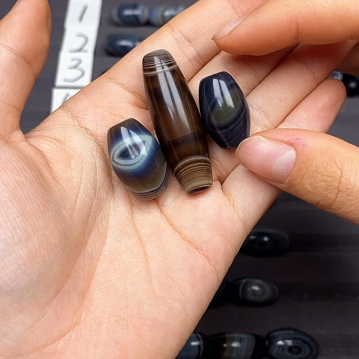 李***白玛瑙/玉髓合金珠宝半成品