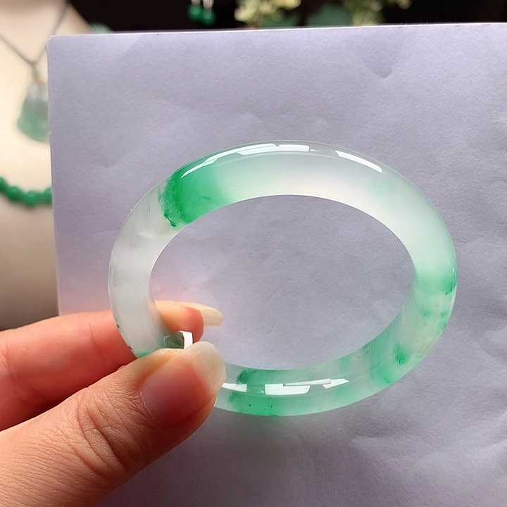 石英质玉未镶嵌手镯