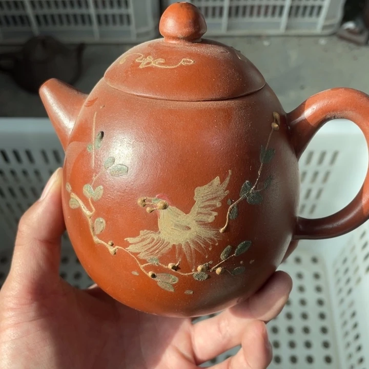 老厂紫砂壶一件。