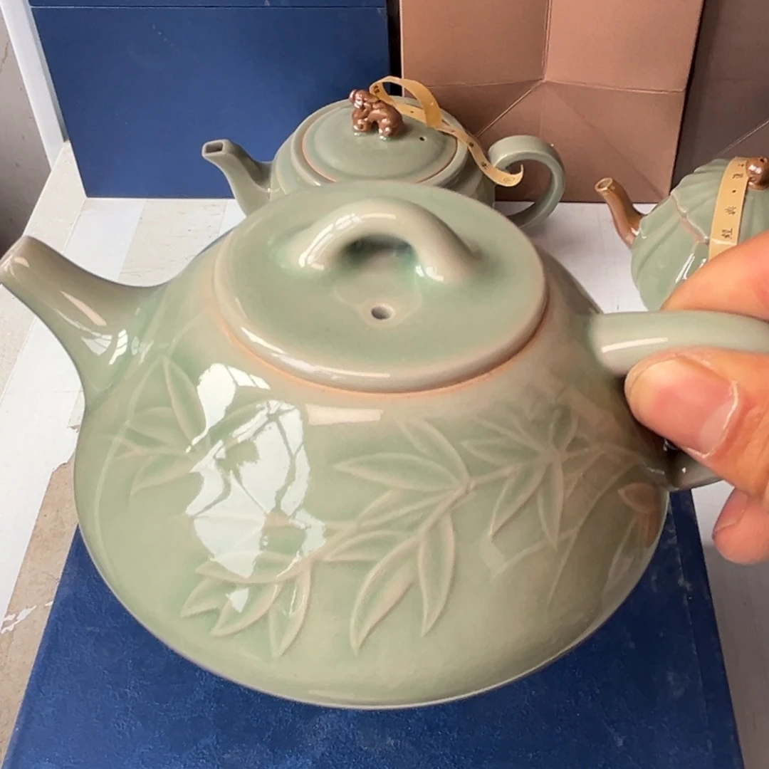 瓷微瑕竹子石瓢茶壶一只