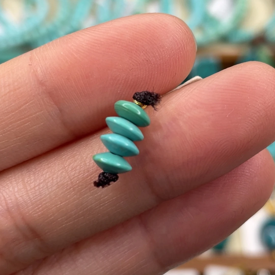 绿松石未镶嵌颈饰