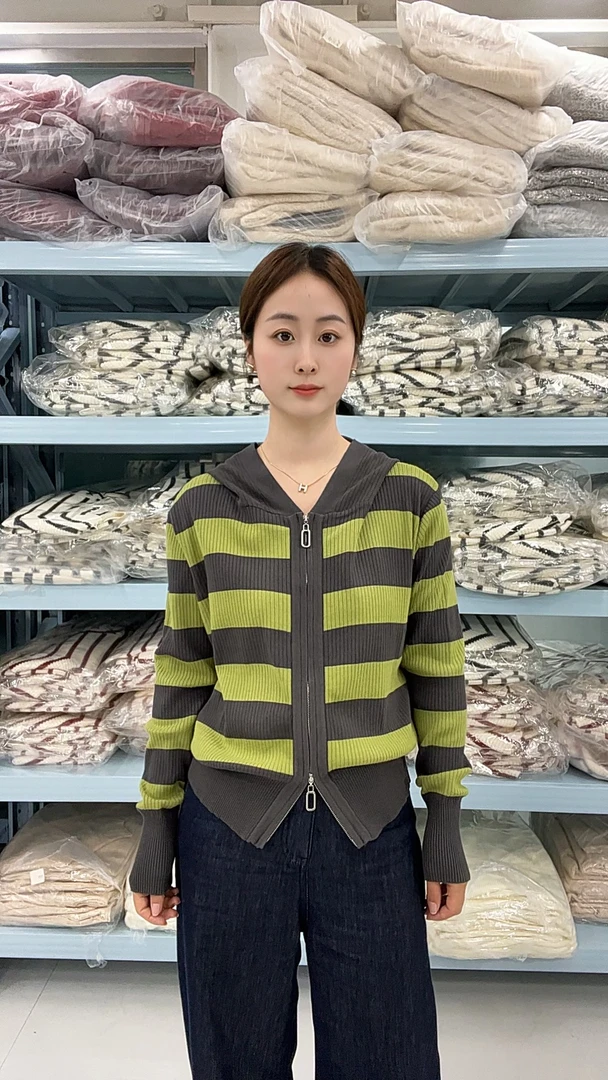 条纹长袖针织连帽开衫女春秋双拉链毛衣外套