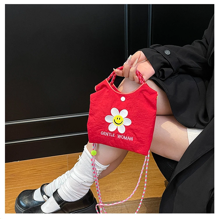 日系可爱刺绣尼龙布包包女2025新款潮时尚迷你斜挎包通勤手拎包