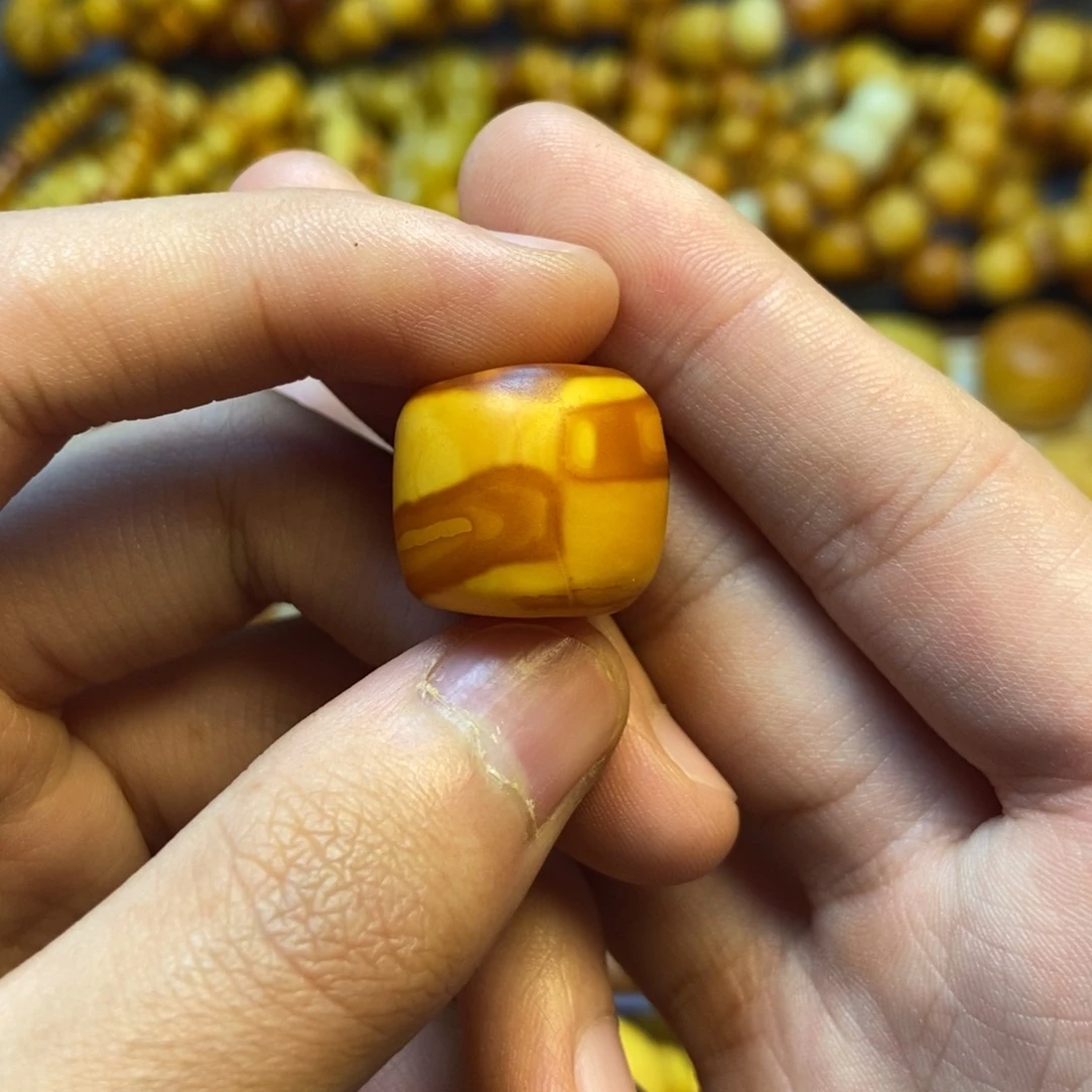 琥珀足铂镶嵌珠宝奇石