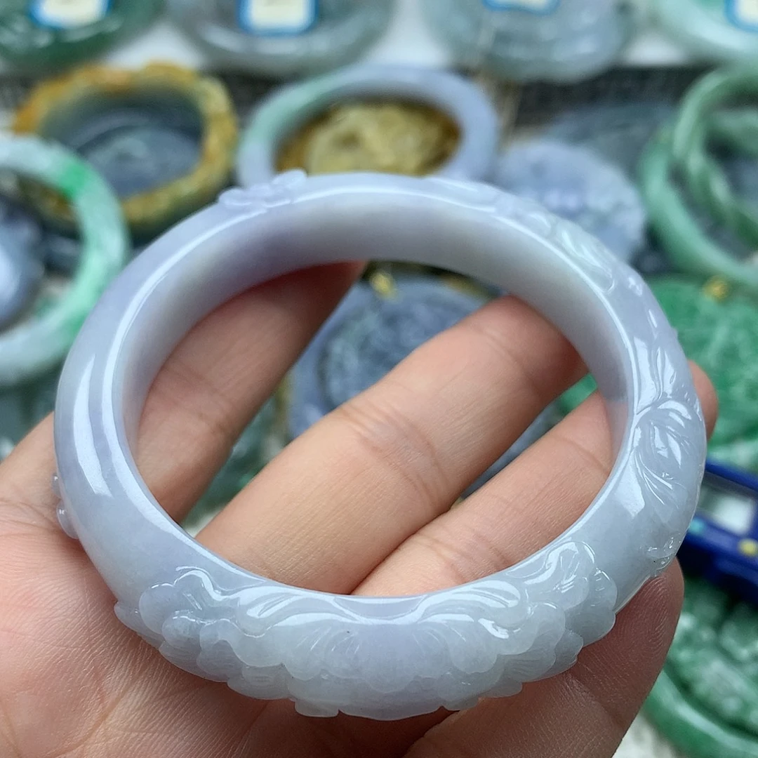 翡翠未镶嵌手镯复古风格