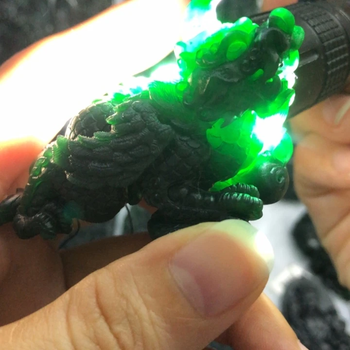 定制翡翠未镶嵌飞天貔貅