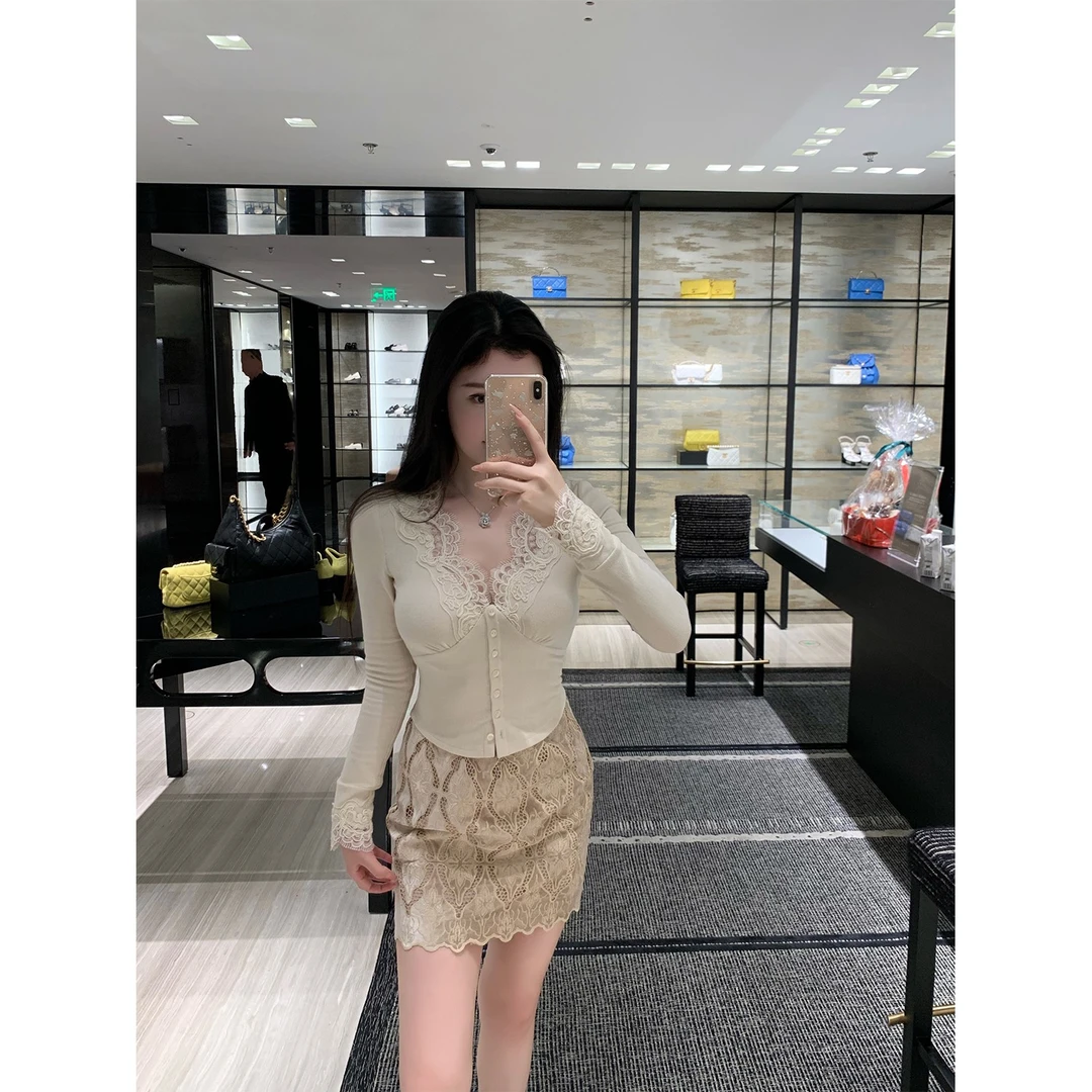 THE SWAN司凰轻奢 韩综姐姐 纯欲蕾丝针织上衣+法绣半身裙套装女