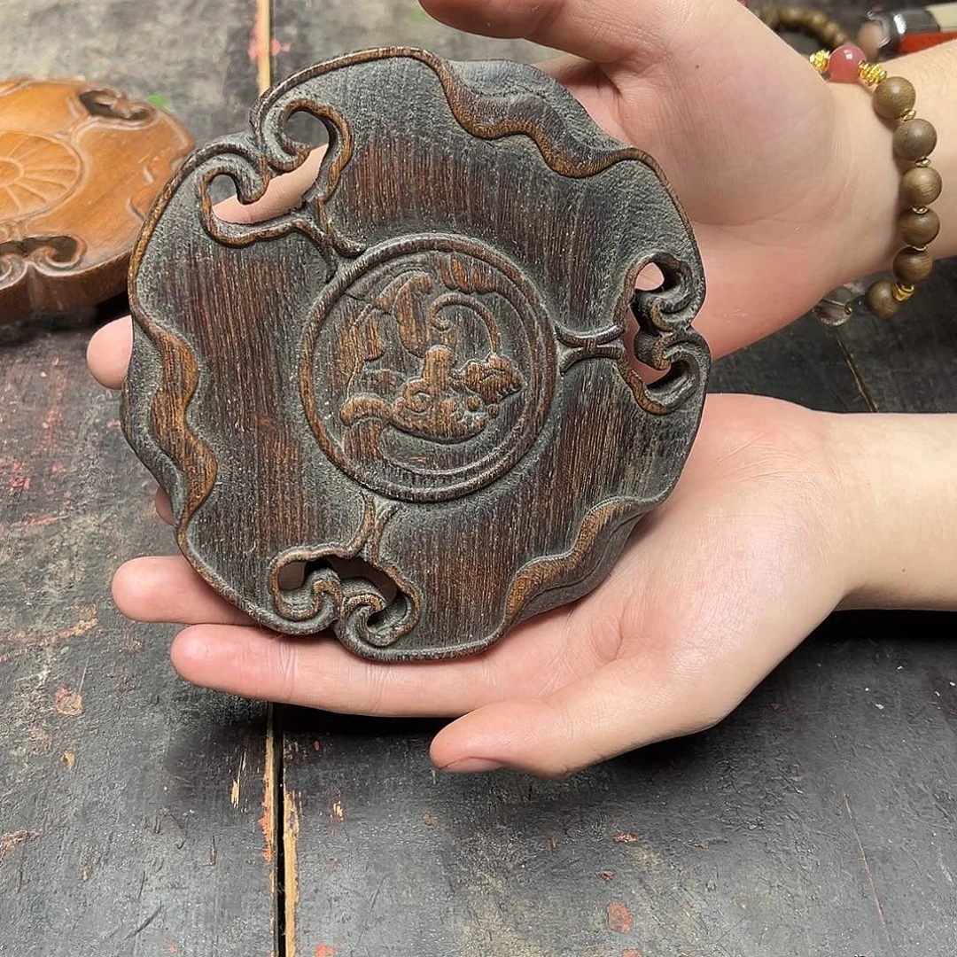 大叶紫檀（黑酸枝木类）