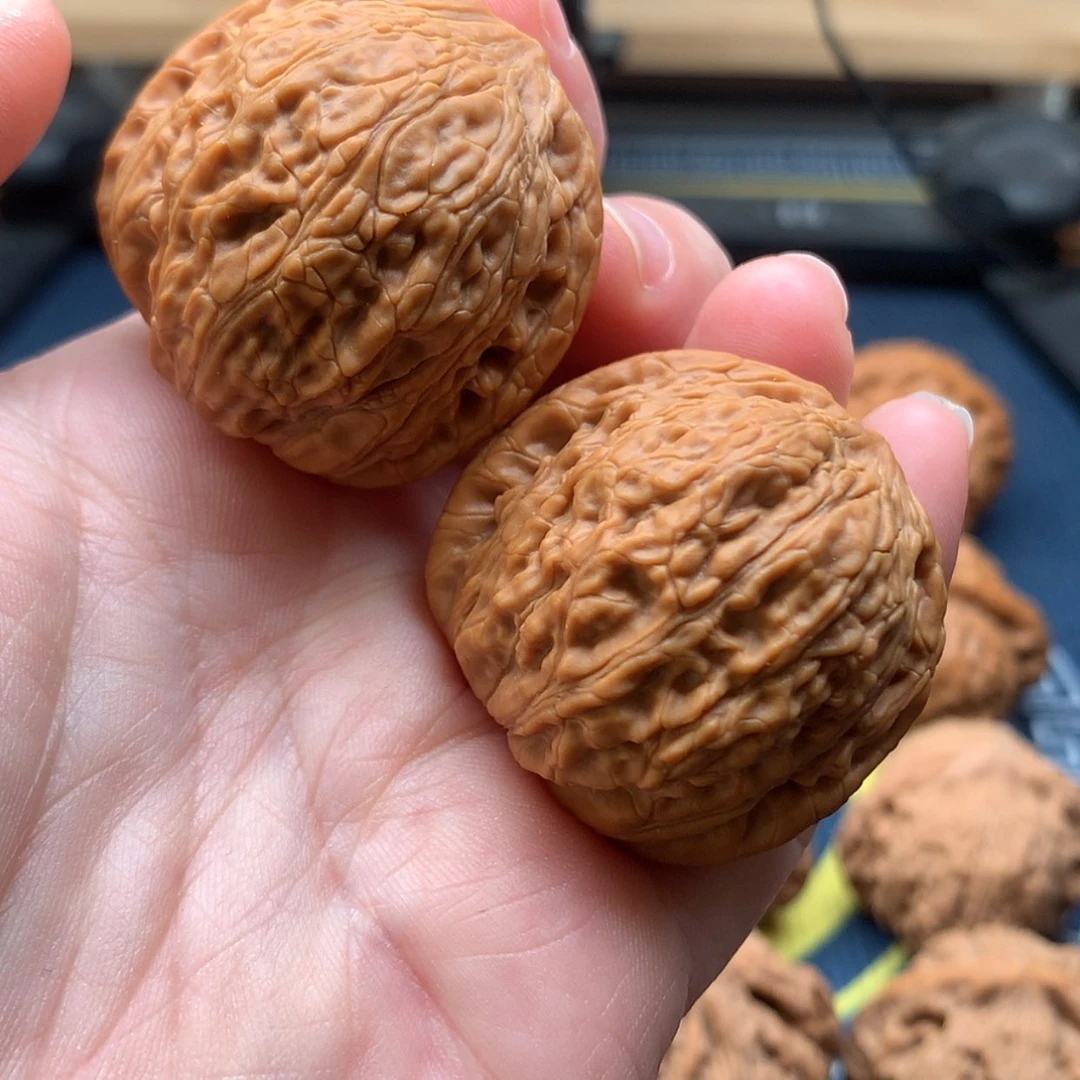 【闪购商品】文玩核桃把件盘*泥鳅背36