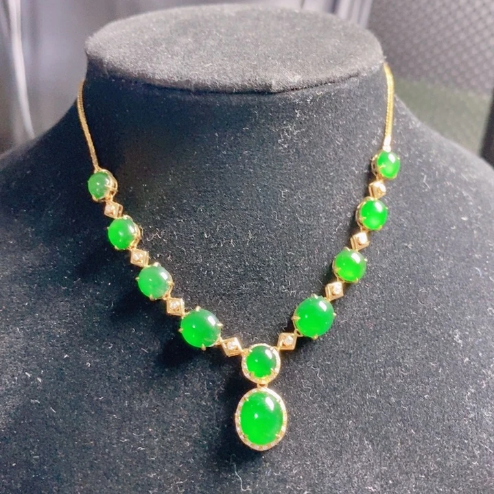 翡翠颈饰18K金镶嵌           