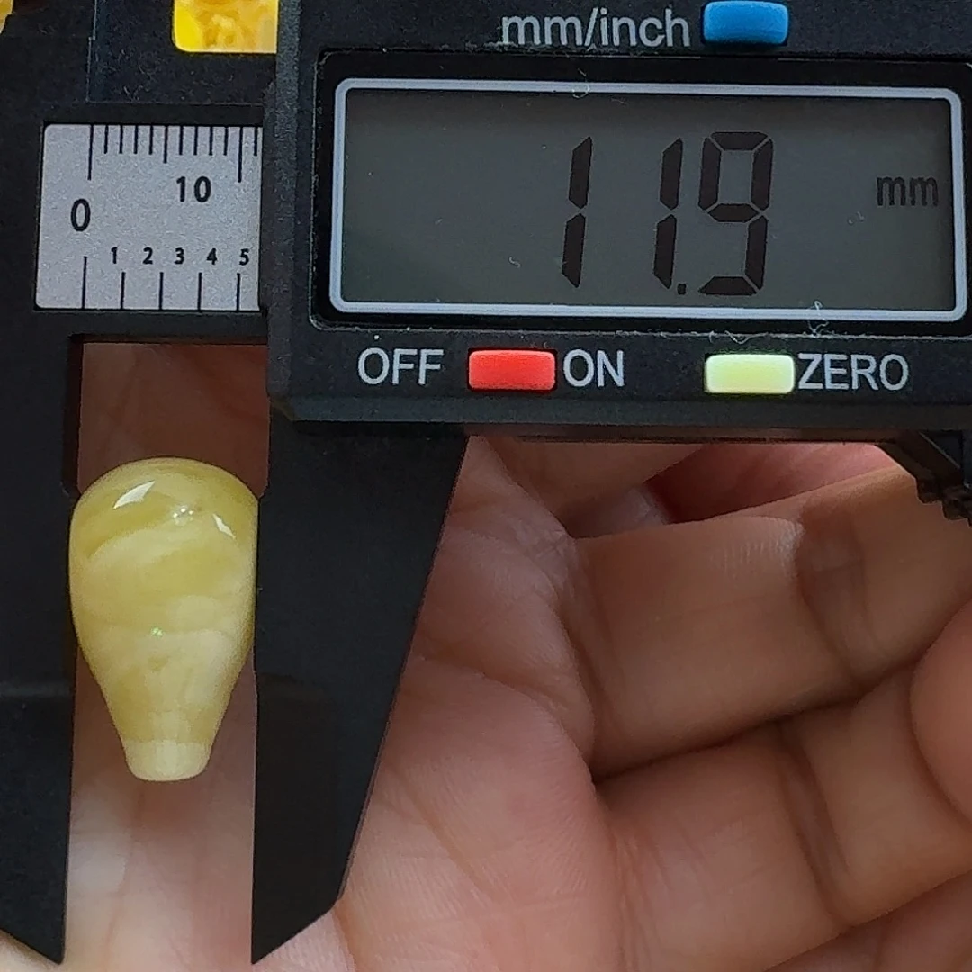 蜜蜡未镶嵌裸石31