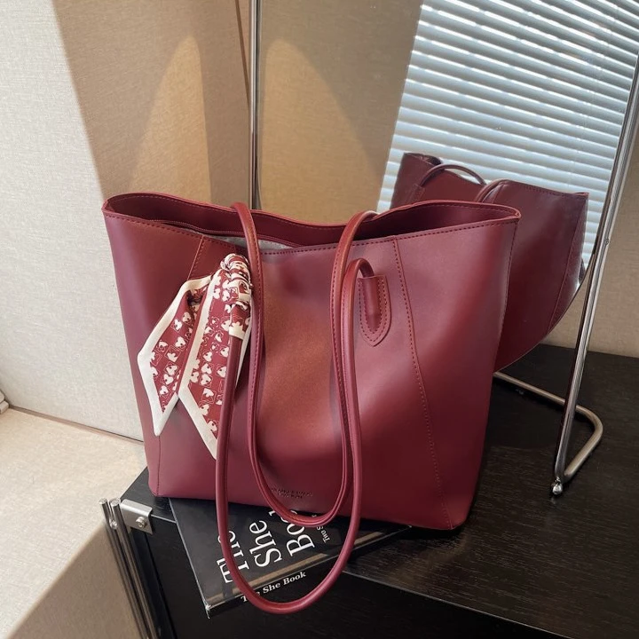 酒红色大容量有夹层单肩包大容量通勤包结婚新娘婚包