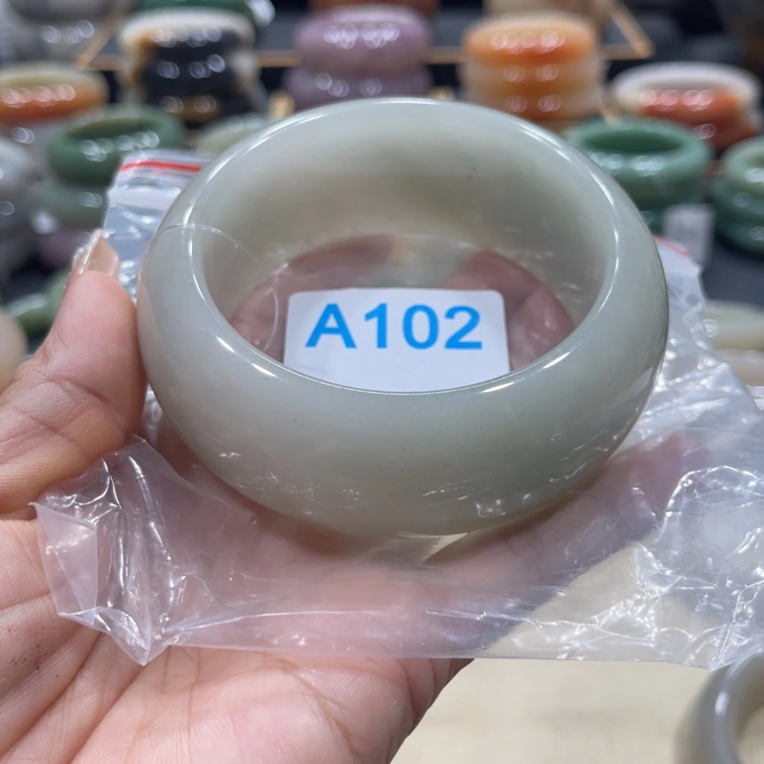 石英质玉手镯未镶嵌姣*子