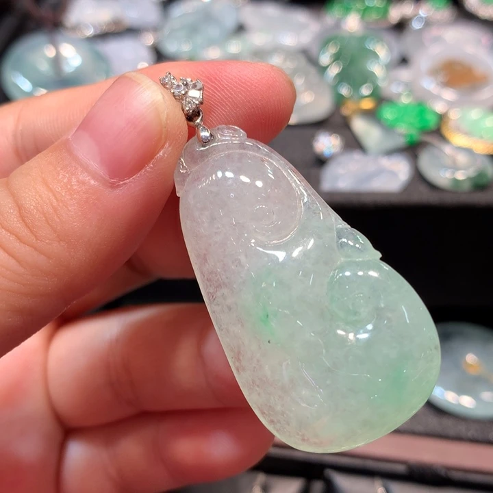 【闪购商品】颈饰18K金镶嵌翡翠翡翠