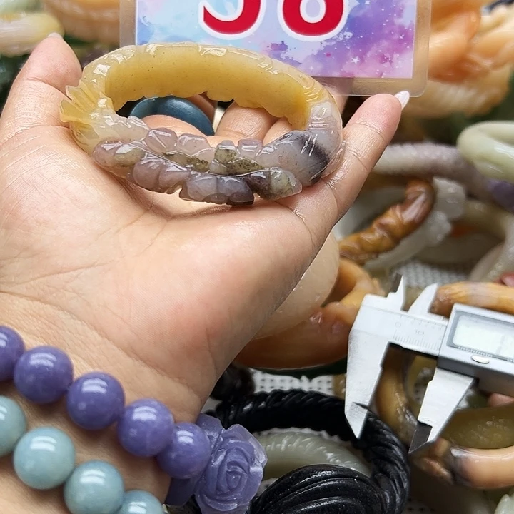 未镶嵌手镯石英岩玉