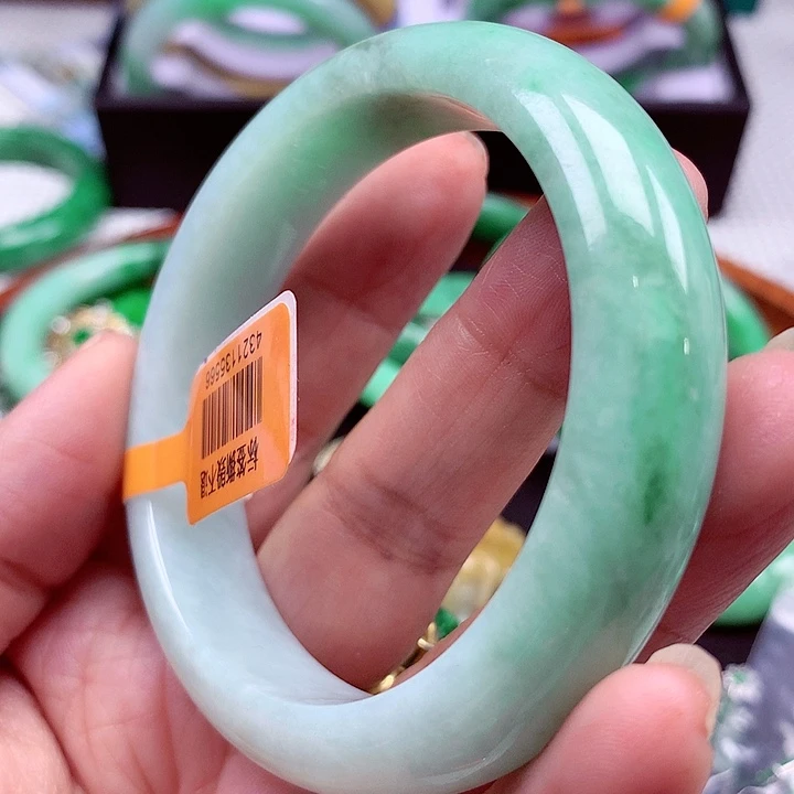 翡翠未镶嵌手镯翡翠