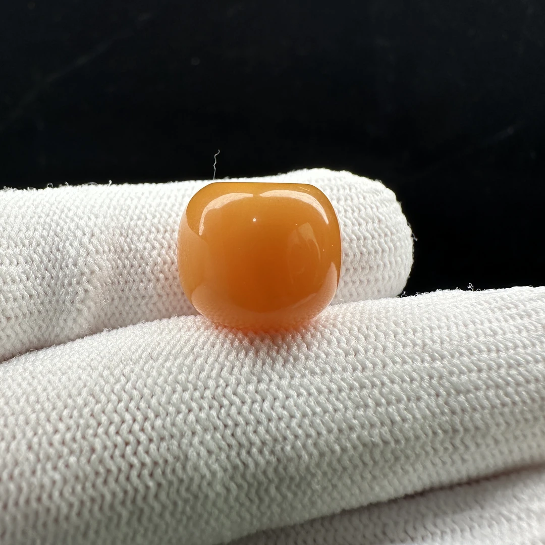 A66-41天然原矿蜜蜡 鸡油红墩子 14.5*12.3mm支持复检