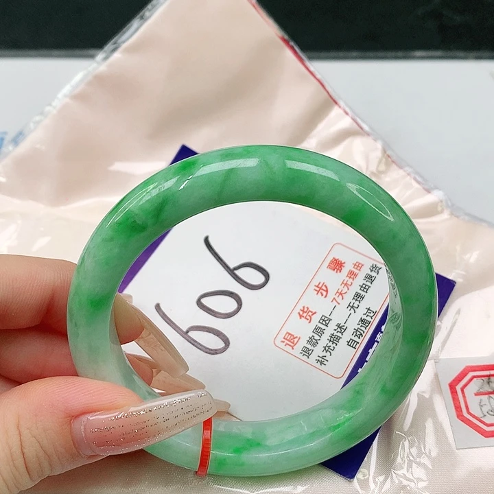 未镶嵌手镯翡翠翡翠手镯