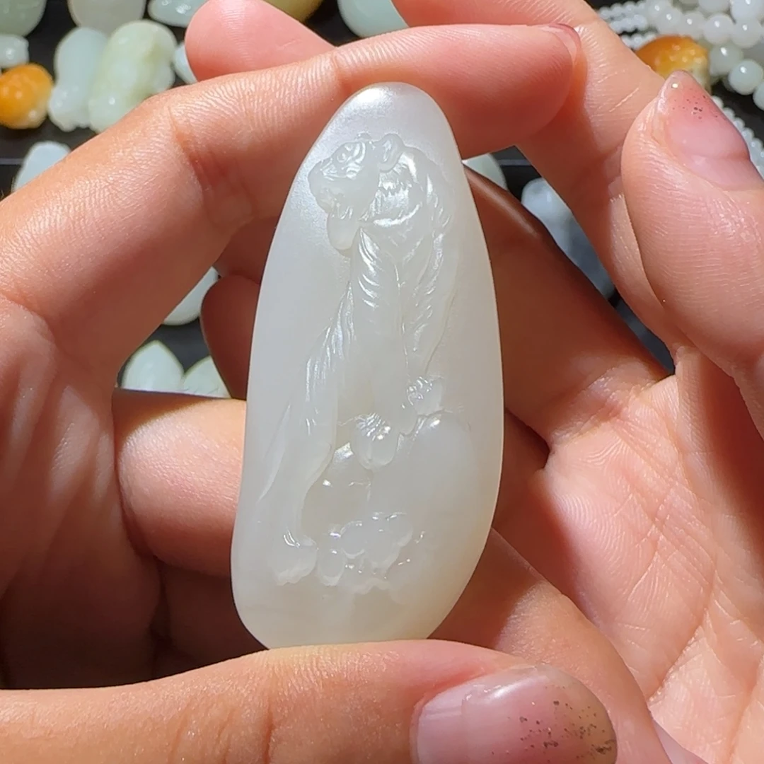 苏***房颈饰未镶嵌和田玉
