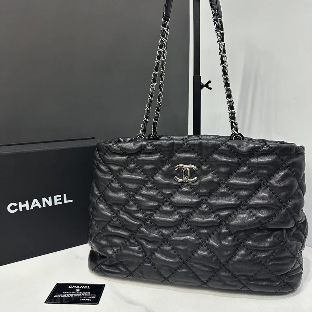 95新 Chanel/香奈儿 黑银外缝托特包18开卡36cm/HK50961024