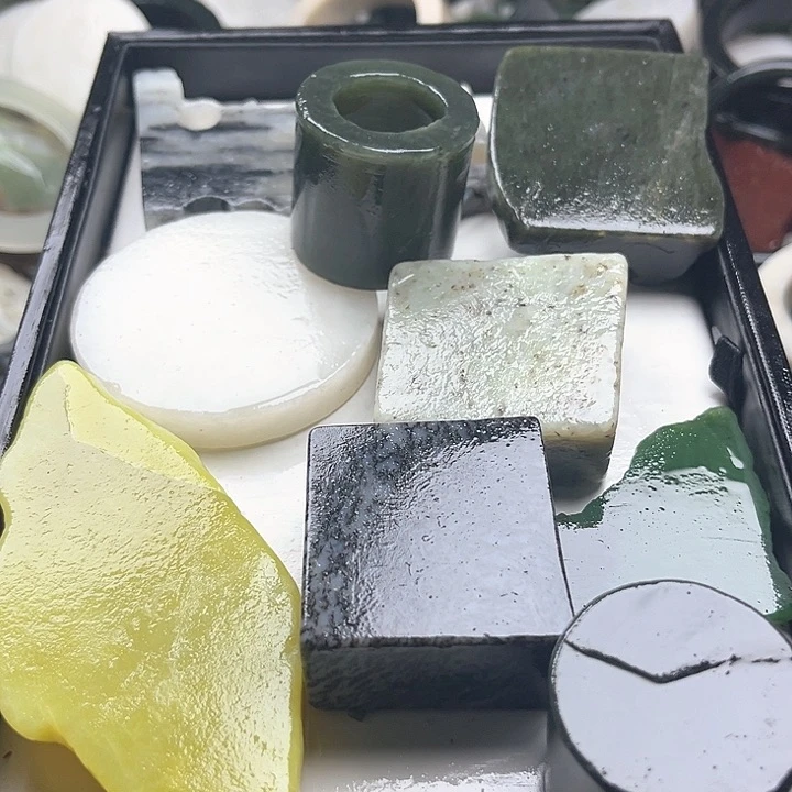 和田玉（糖玉）和田玉边角料9K金镶嵌用****3