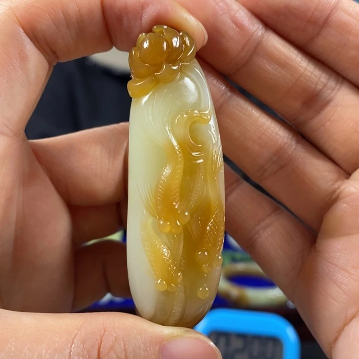 用***3和田玉未镶嵌颈饰