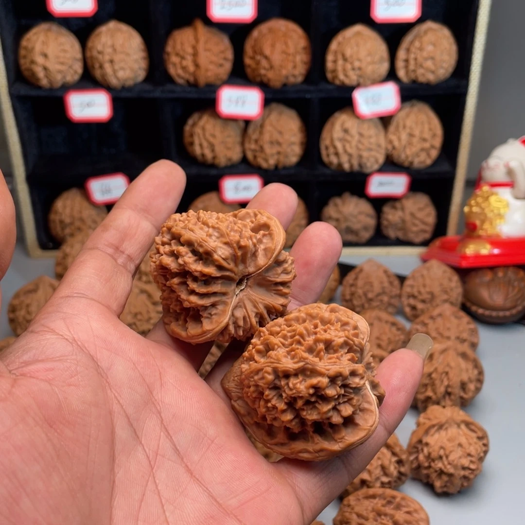 ﷽***﷽文玩核桃吊坠满天星