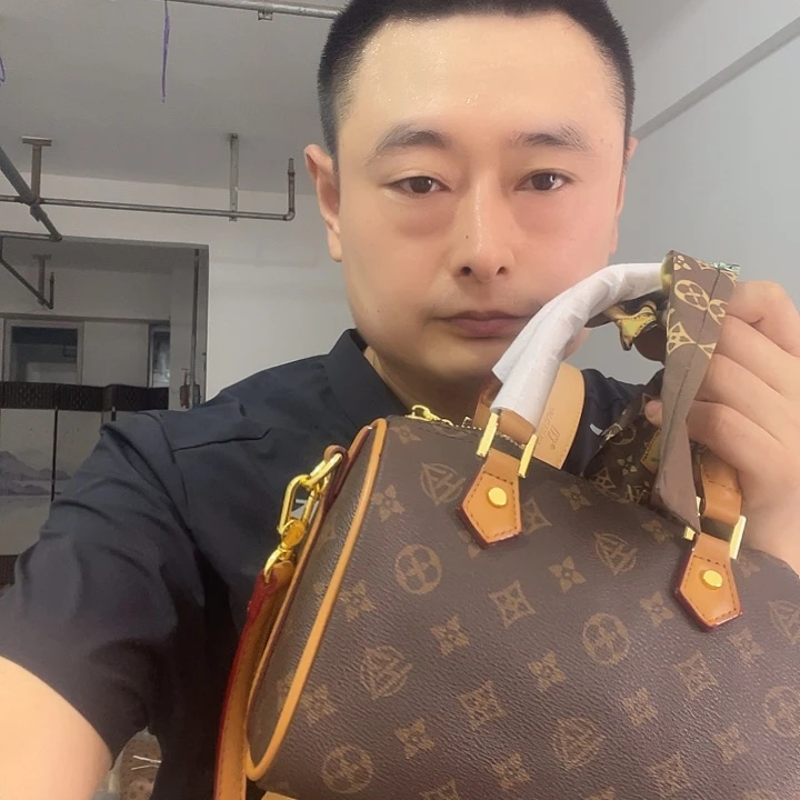 山羊皮（革）麂皮（革）犏牛皮（革）蚕丝羊剖层皮革黄牛皮（革）