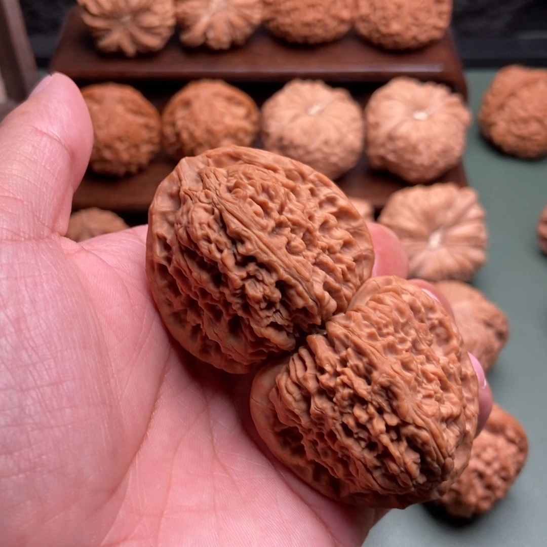 睿***宝文玩核桃吊坠三角疆