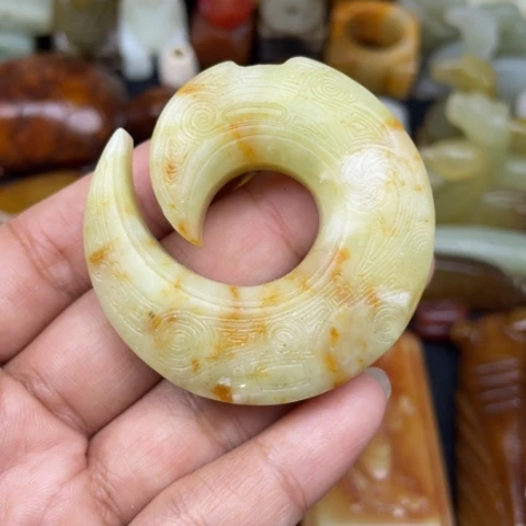 蛇纹石玉未镶嵌颈饰80