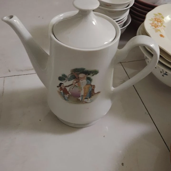 盘陶瓷盘子碗啥都有