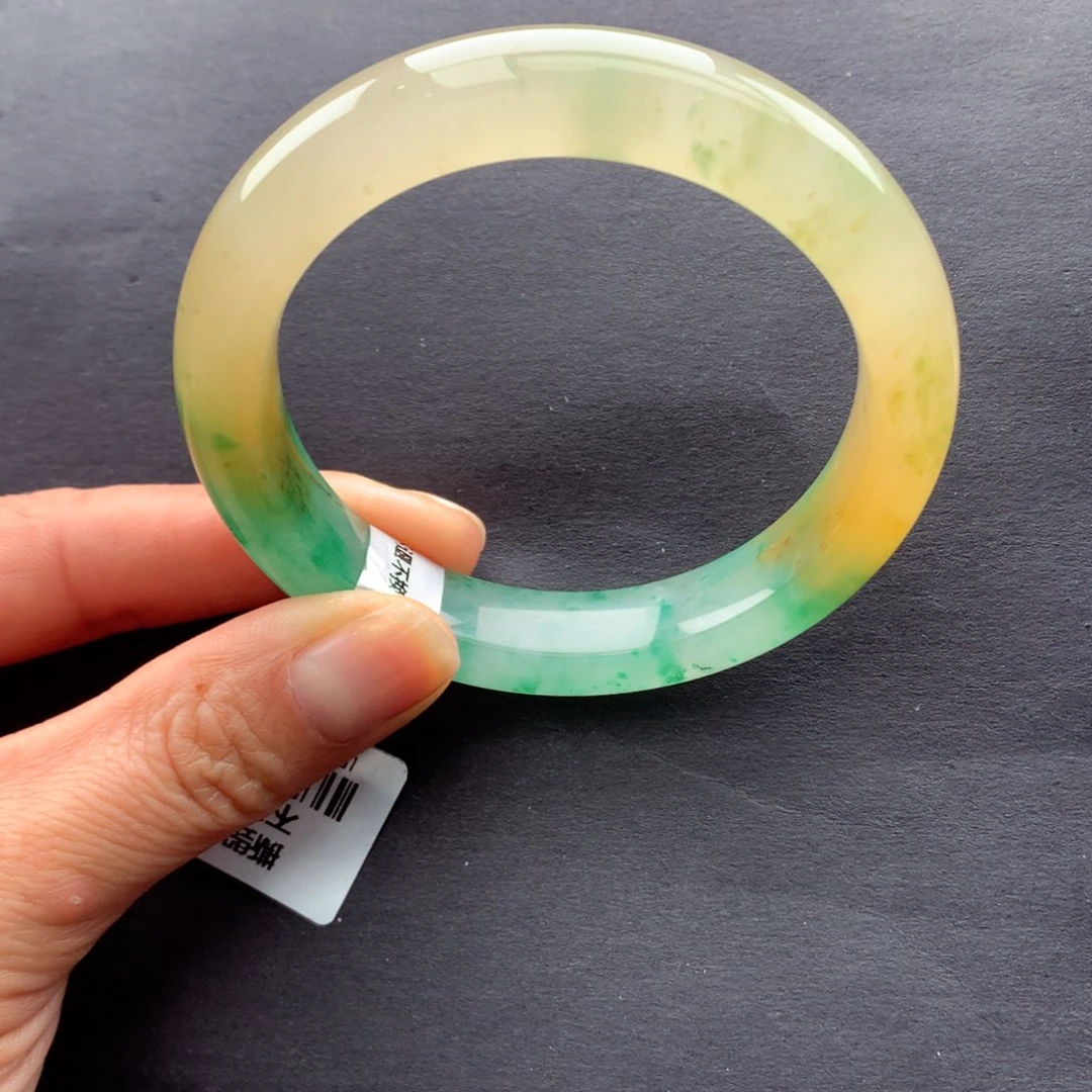 【闪购商品】未镶嵌手镯石英质玉