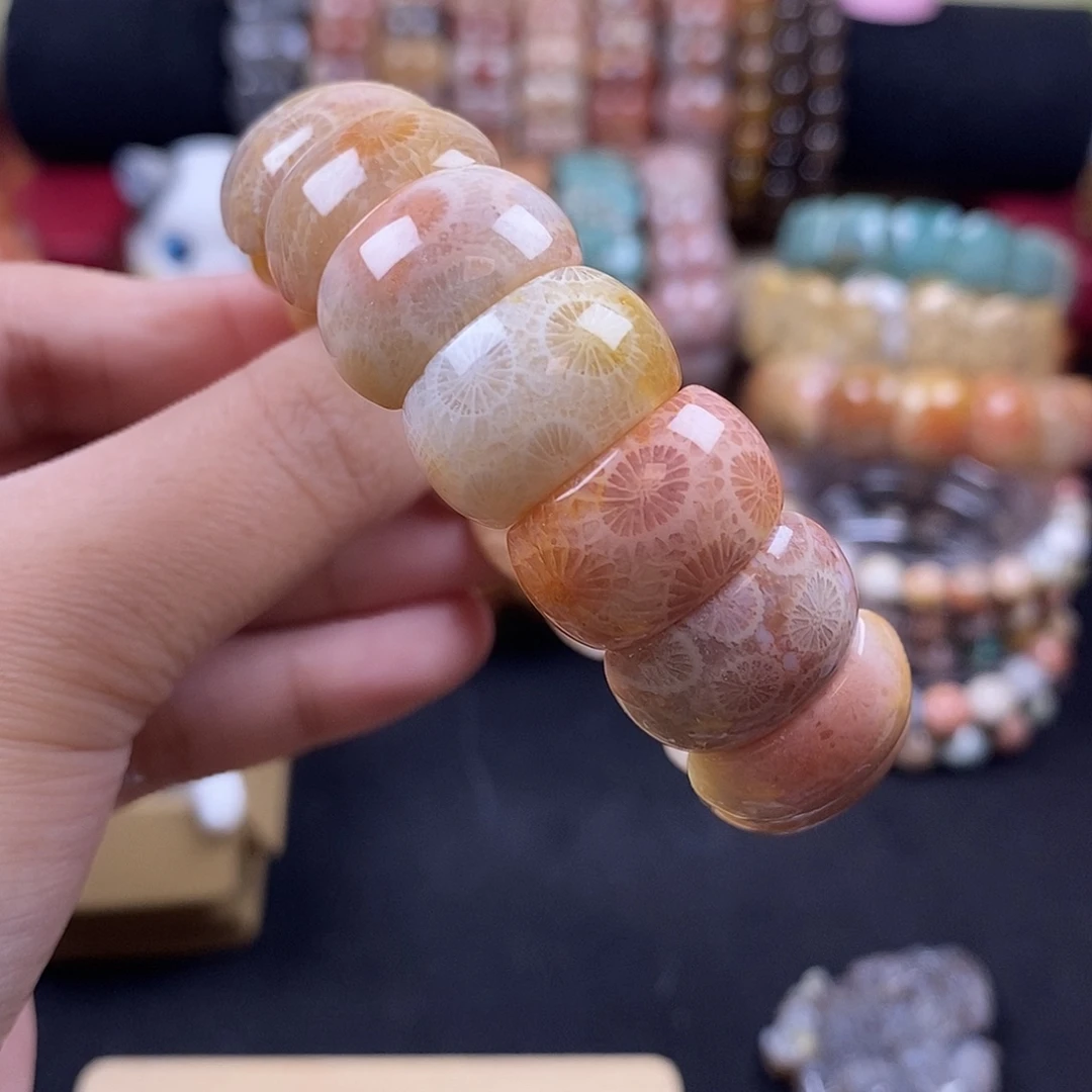 满****硅化珊瑚（珊瑚玉）未镶嵌手牌