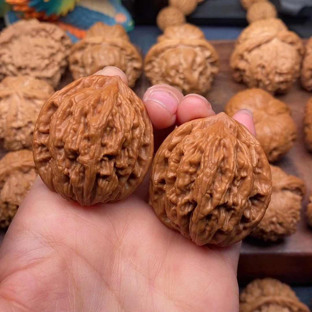 文玩核桃把件37粗筋虎头