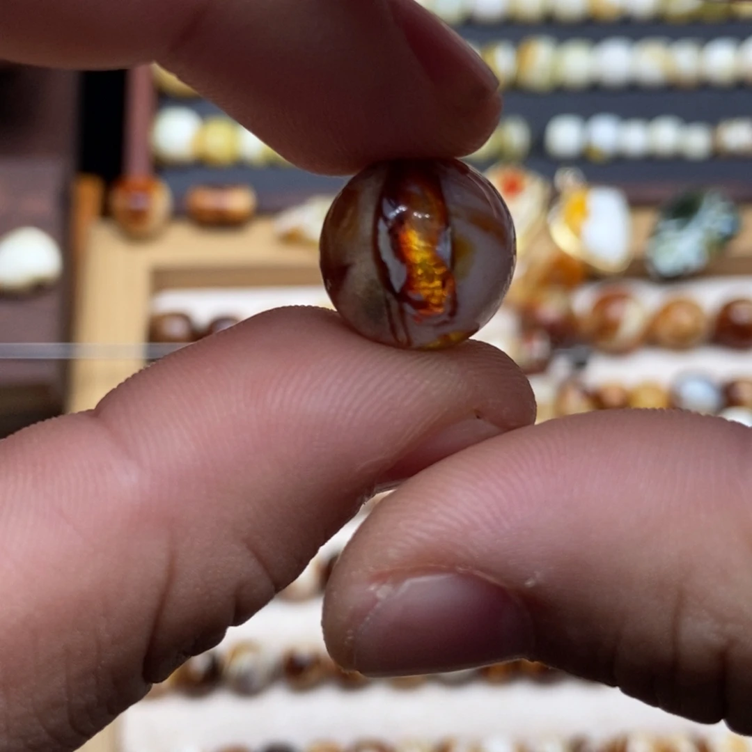 支****琥珀未镶嵌珠宝奇石14.2mm